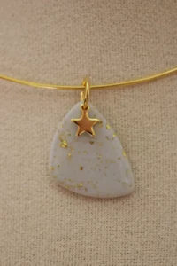 image de collier torque femme bijou preciosa alba collection bijoux en pâte argile polymère en France