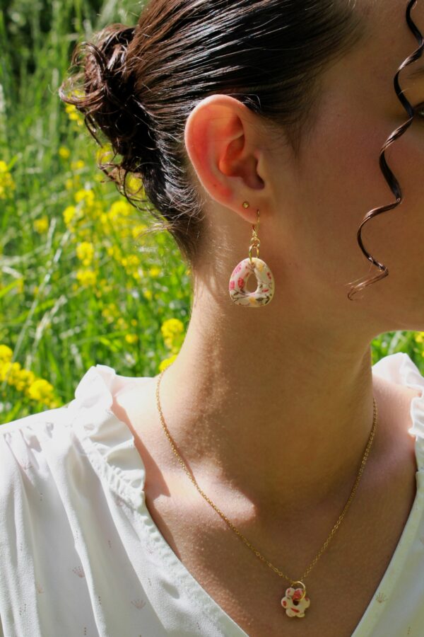image de boucles oreilles et collier bijou preciosa alba collection Ava bijoux en pâte argile polymère en France