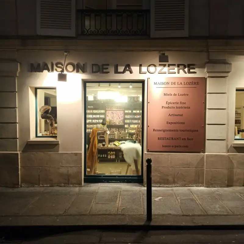 Façade de la Maison de la Lozère à Paris